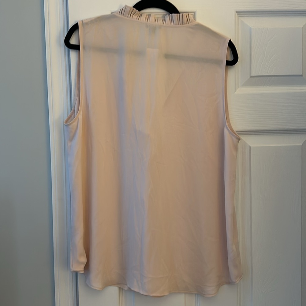 Ruffle trim Shell - Picture 2 of 2